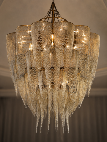 The Art of Statement Lighting: When a Chandelier Becomes the Jewelry of the Room